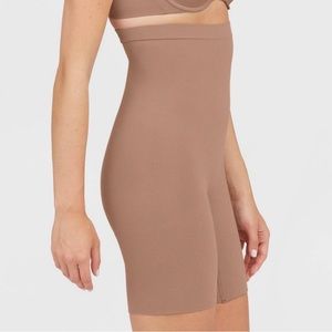 Assets by Spanx hi-waisted shapewear Medium shorts Red Hot Label
